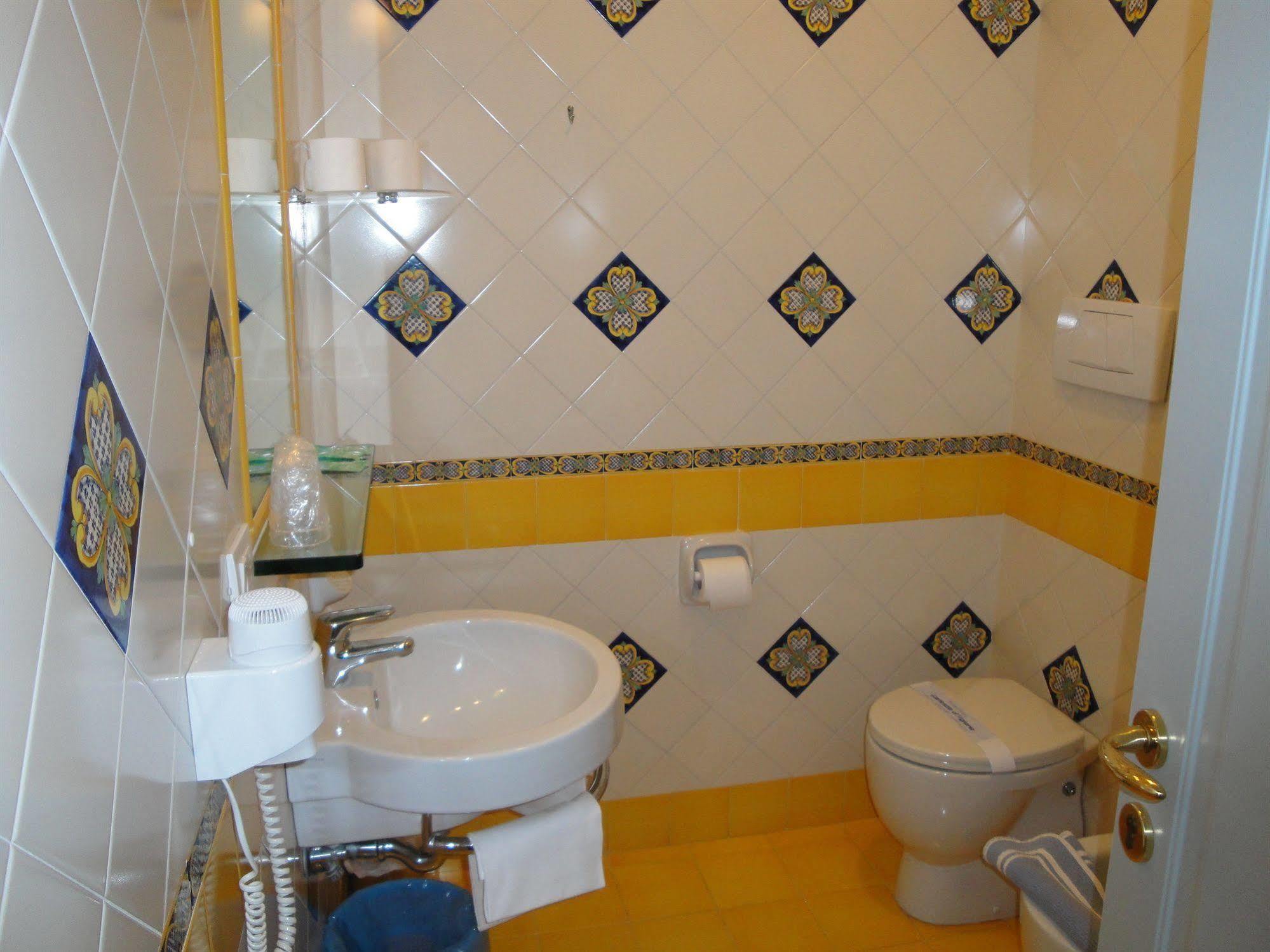 Meuble Casa Mannini Rooms Maiori Exterior photo